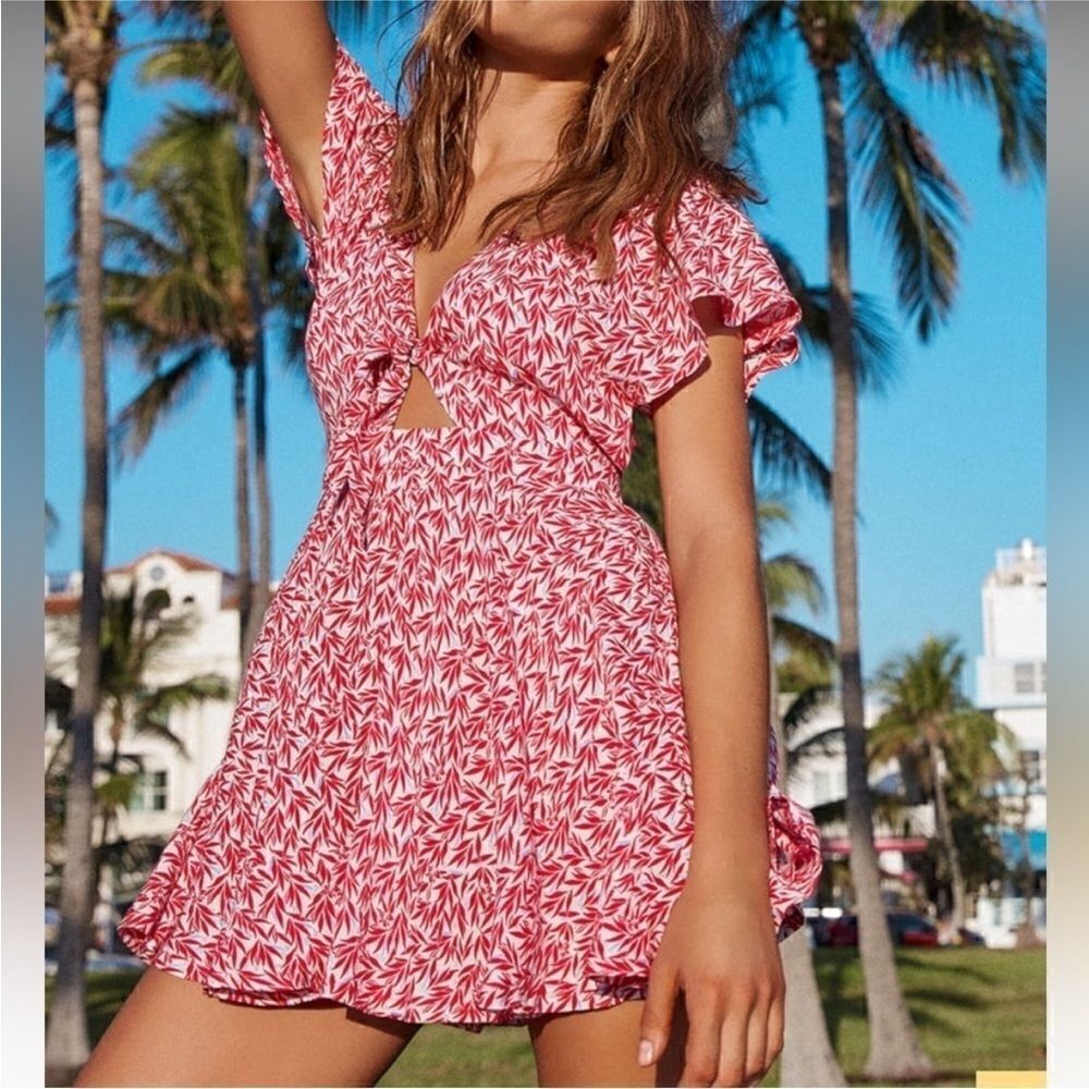 Lulus Dondi Red and White Print Tie-Front Short Sleeve Romper